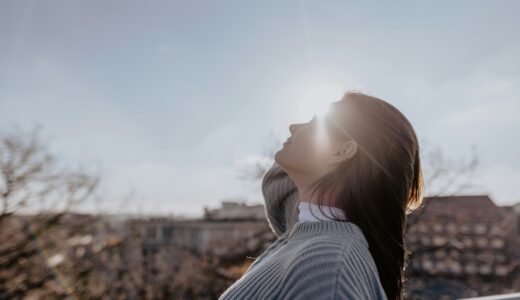 自己肯定感が低い人の特徴とその克服法：自分を認める第一歩から始めよう